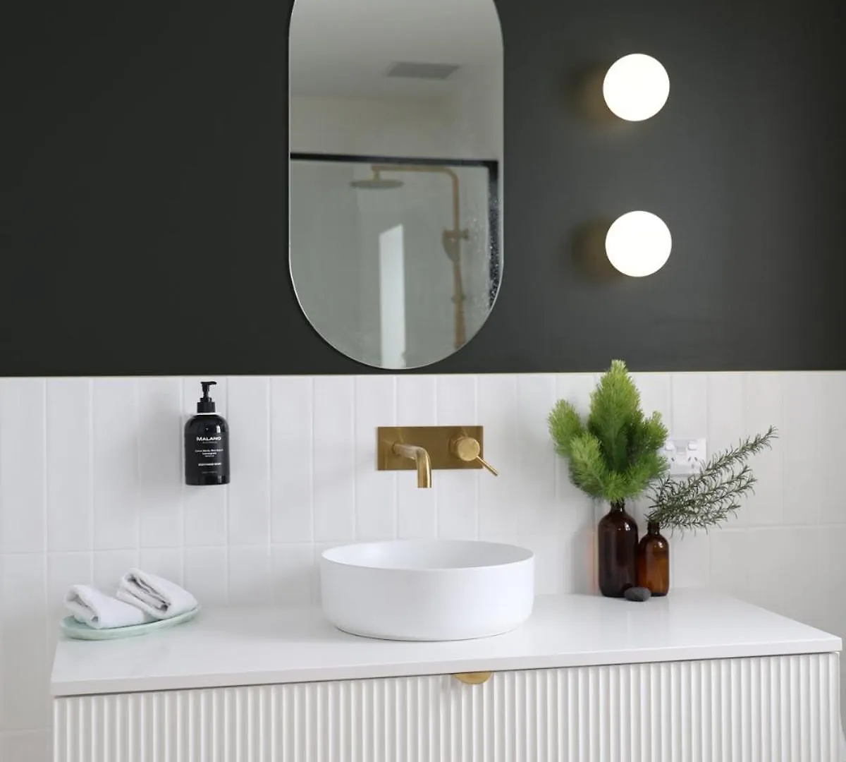 The Waggon Stables Boutique Accommodation Hobart Hotel